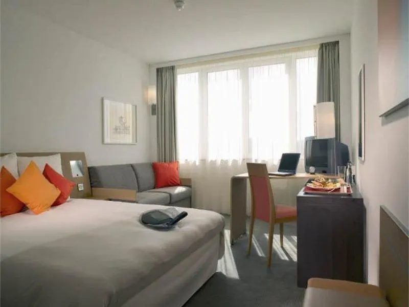 Novotel Edinburgh Centre Hotel