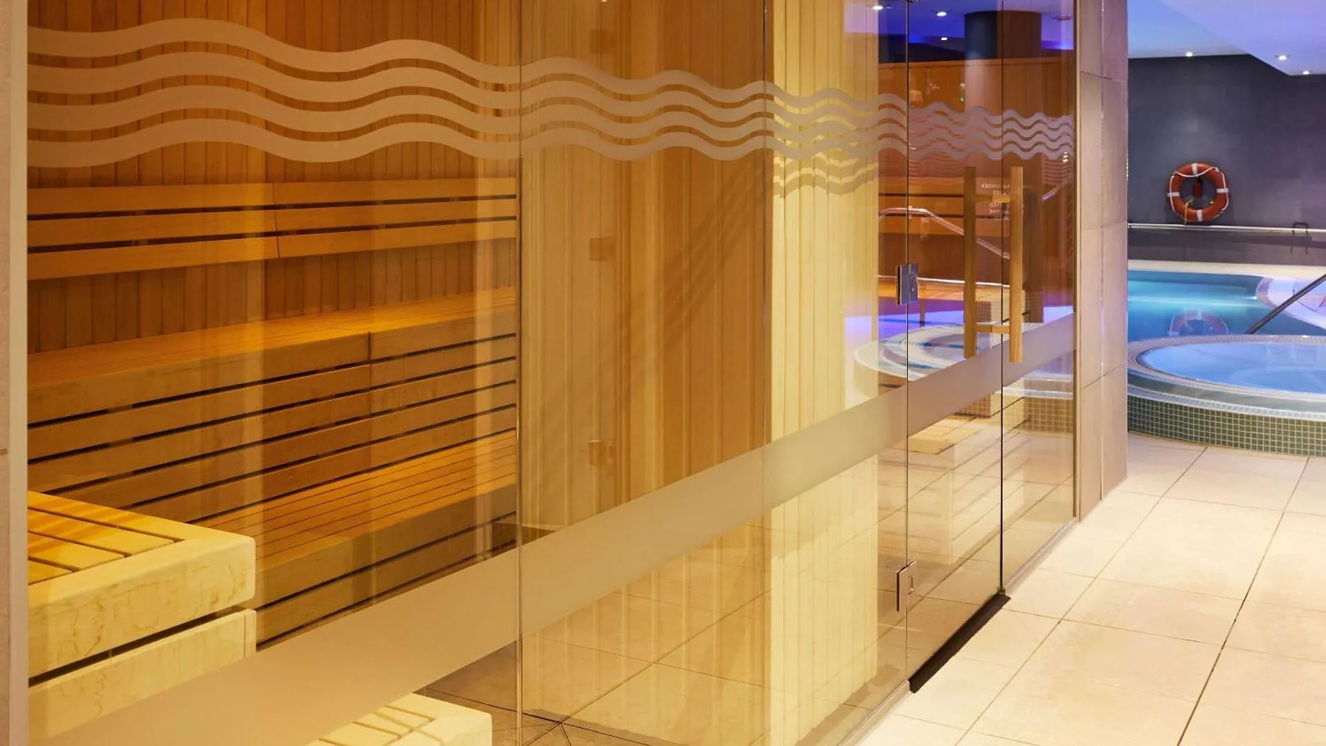 Novotel Edinburgh Centre 4*,  Reino Unido